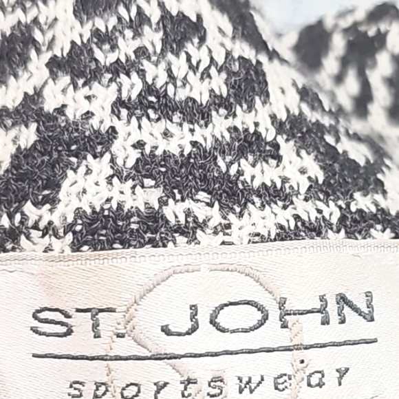 ST. JOHN KNITS Gorgeous Pristine Winter Mock Turtle Neck Black White Sweater - Picture 4 of 4